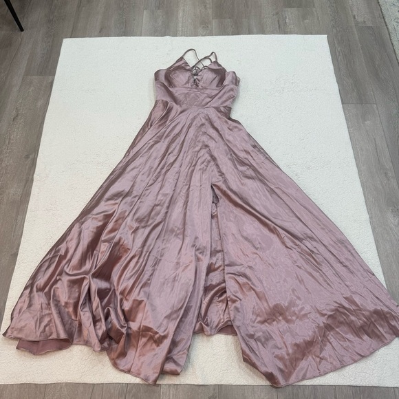 Faviana Glamour Formal Prom Special Occasion Dress Deep Mauve Size 6 - Picture 3 of 8